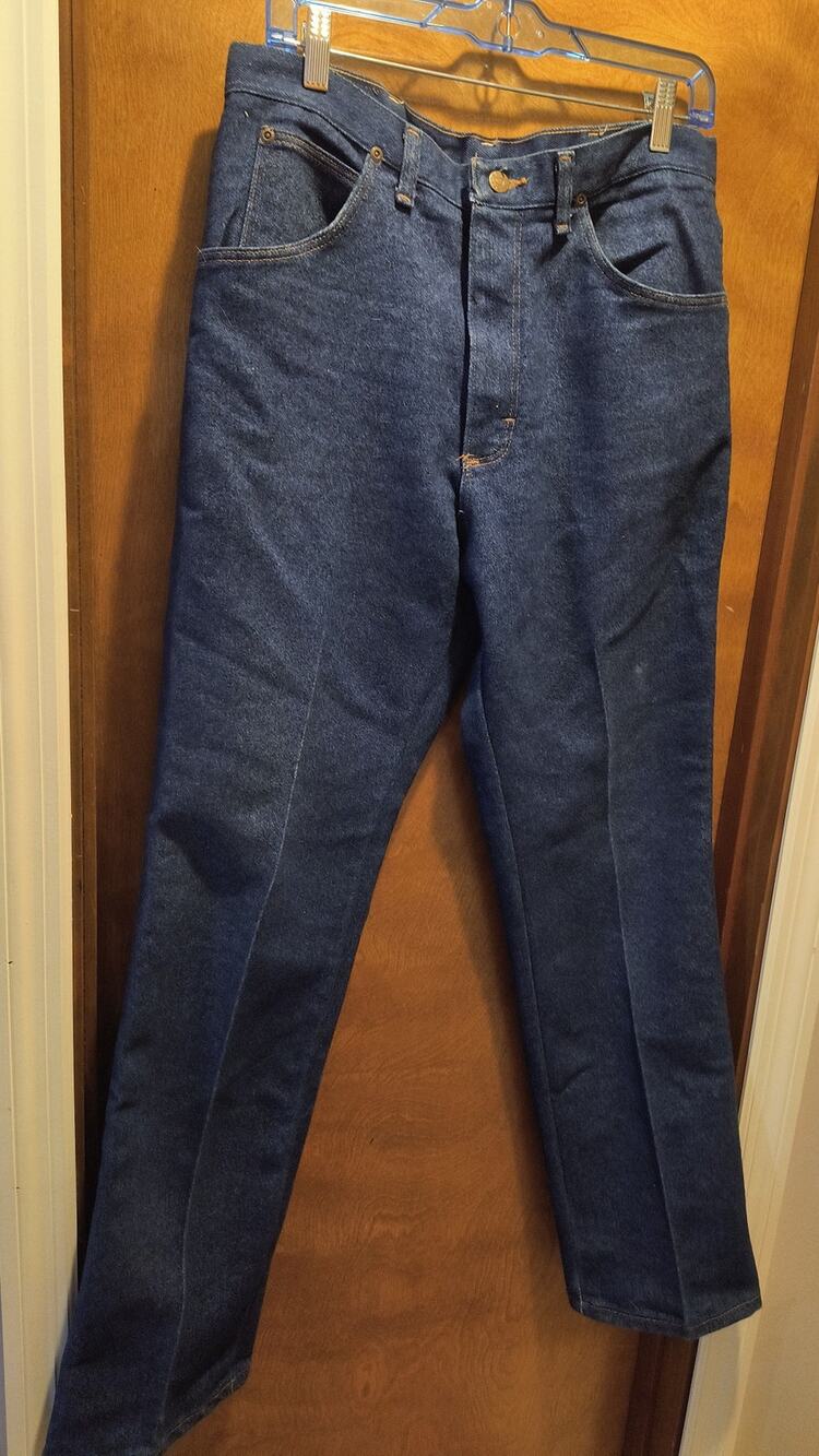 195003.  Men's Sedgefield Blue Jeans 34 x 32